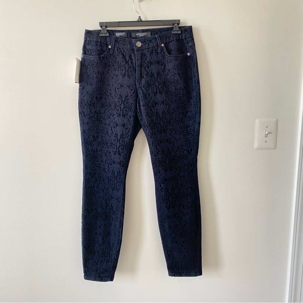 Nine West Jeans Women’s Curvy Fit Cigarette Flocking Pants Black